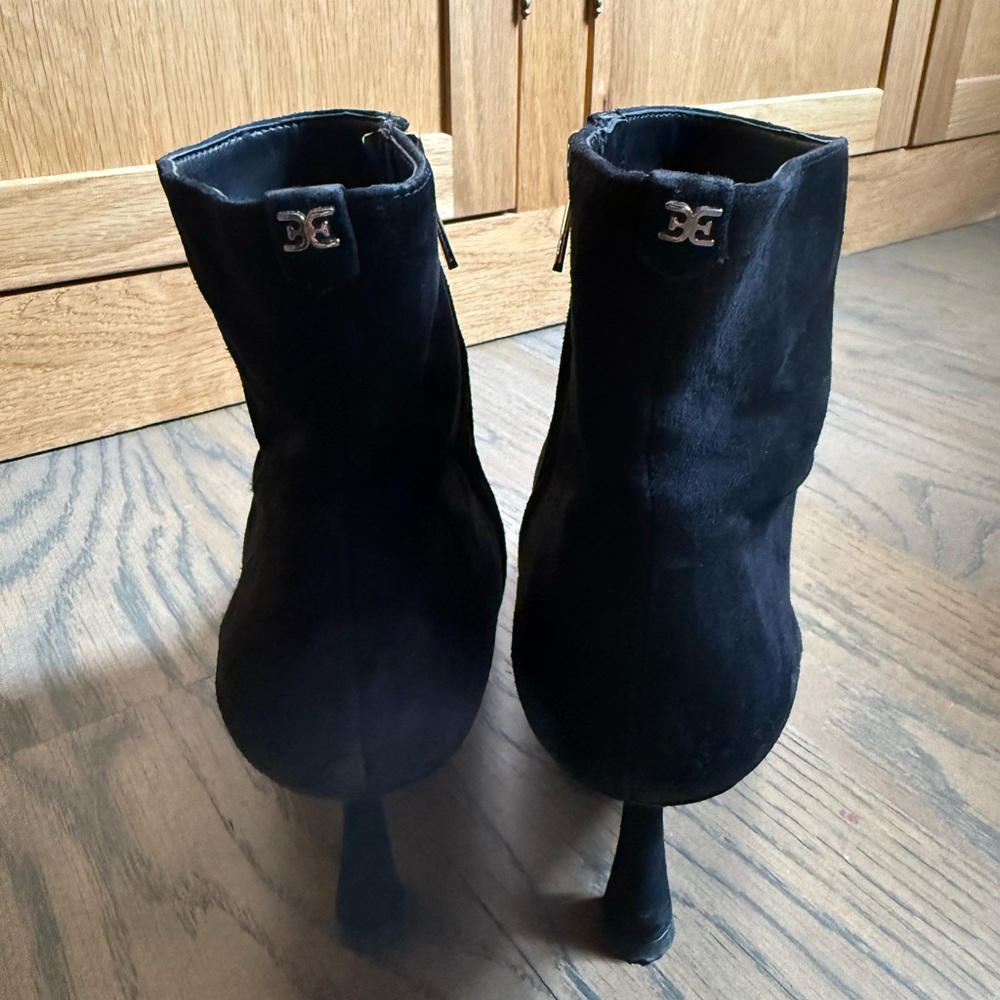 Sam Edelman Elegant Black Women's Ankle Boots size 9  suede. GUC. - Picture 4 of 6